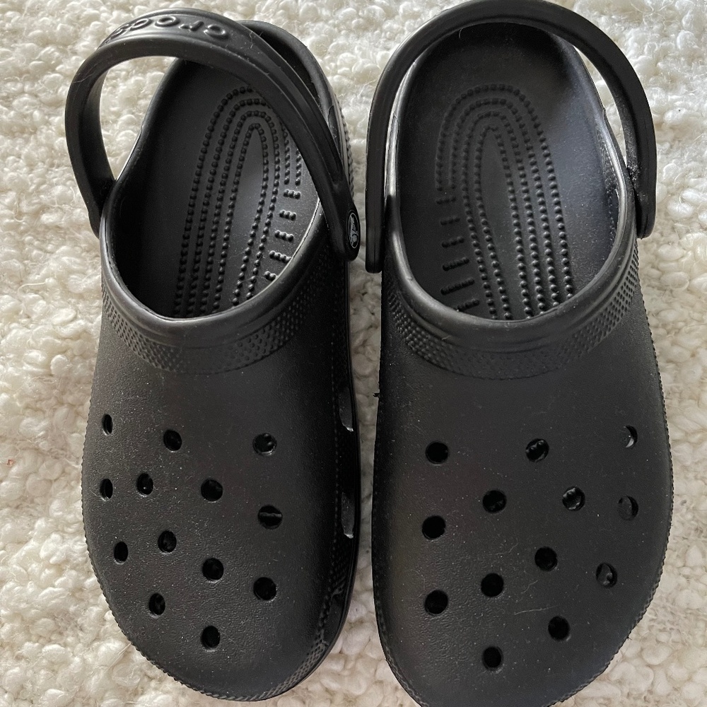 CROCS